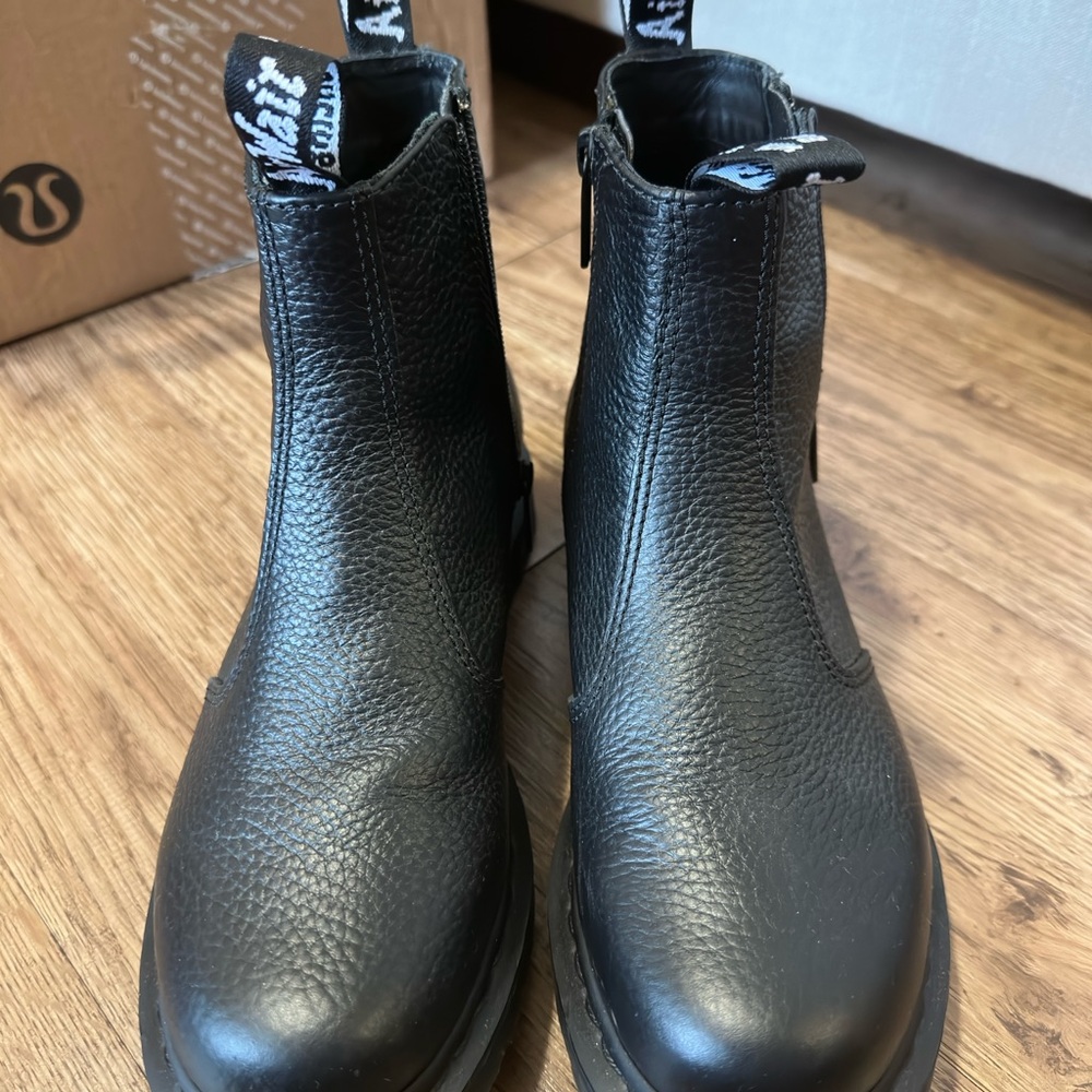 Dr.Martens Zippered Chelsea Boots